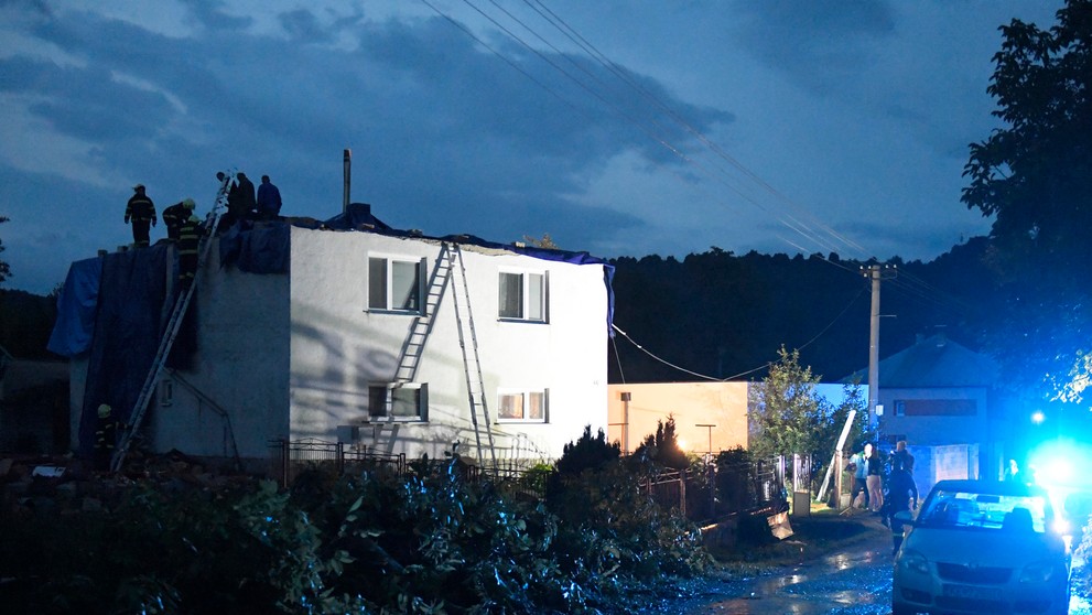 Obcou Petkovce v okrese Vranov nad Topľou sa vo štvrtok večer 5. augusta 2021 prehnalo tornádo