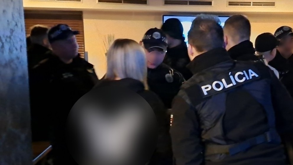 Policajti v Čadci kontrolovali zákaz podávania alkoholu mládeži