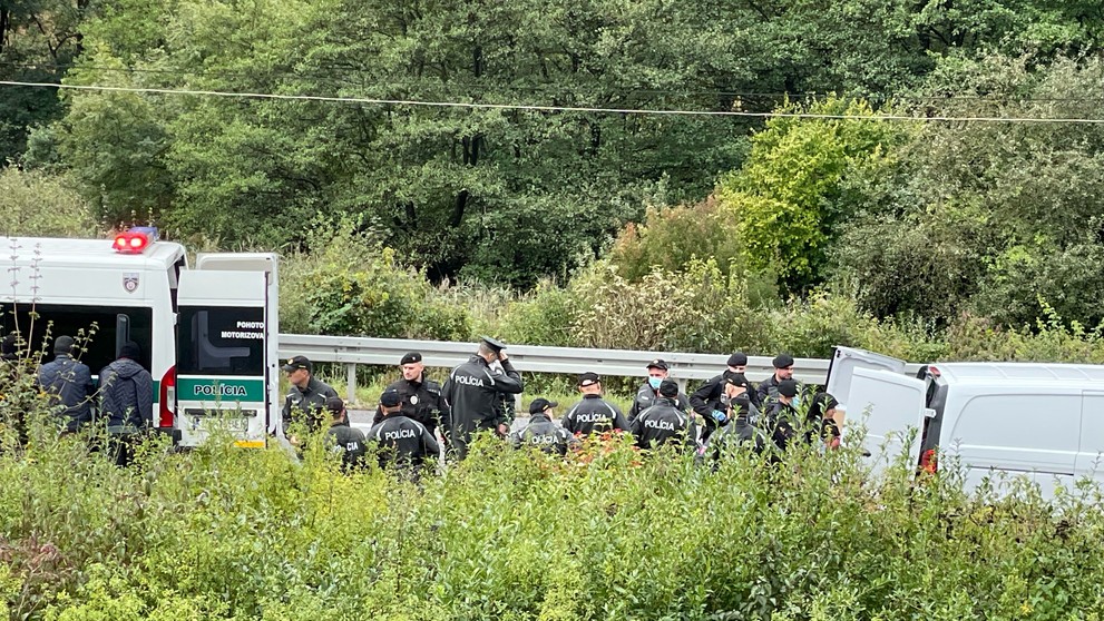 V dodávke bolo 23 ľudí, z toho 6 detí a šofér