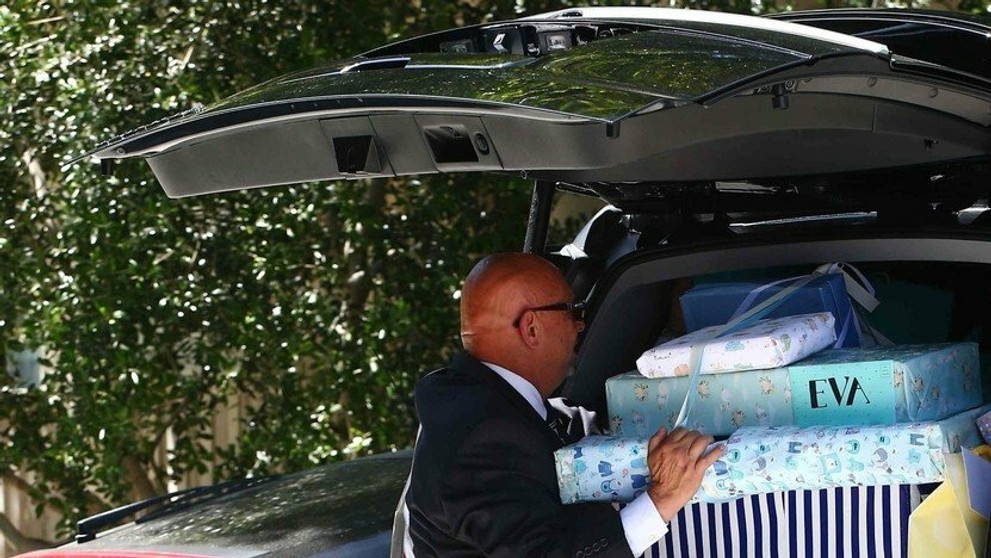 Eva Longoria čaká chlapčeka. 