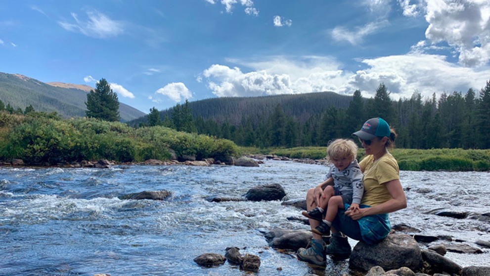 Lekárka Sandra Plybon s manželom Jonom a trojročným synom Henrym.