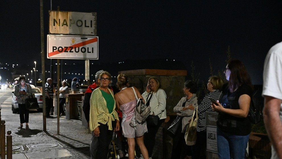 Okolie Neapola zasiahlo zemetrasenie.