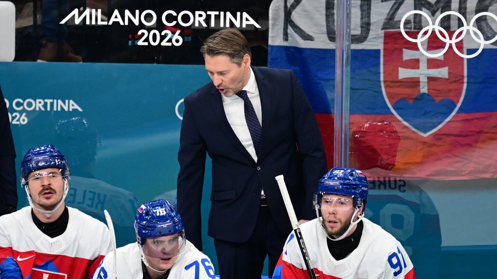 Na snímke sprava Matúš Sukeľ, hlavný tréner Vladimír Országh, Martin Pospíšil a Miloš Kelemen