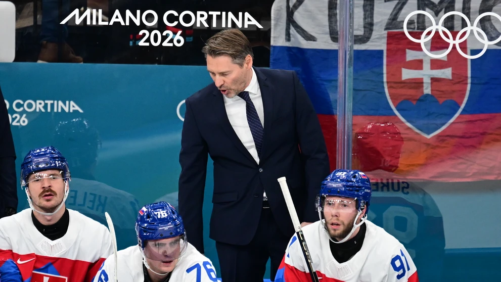 Na snímke sprava Matúš Sukeľ, hlavný tréner Vladimír Országh, Martin Pospíšil a Miloš Kelemen