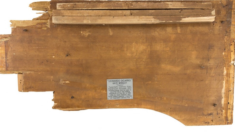 Legendárne dvere z filmu Titanic. (2)