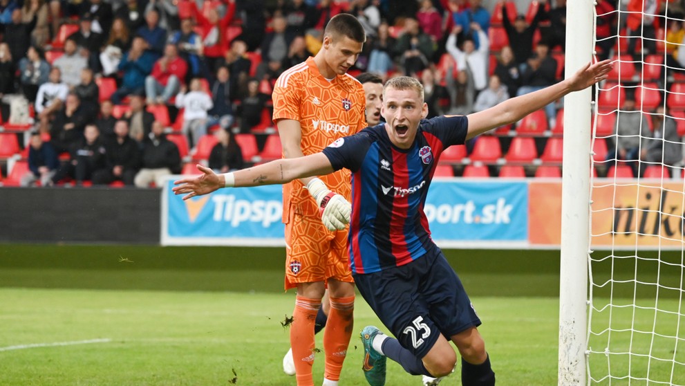 Hráč ViOnu Richard Nagy sa raduje po góle proti Trnave v 2. kole Niké ligy.