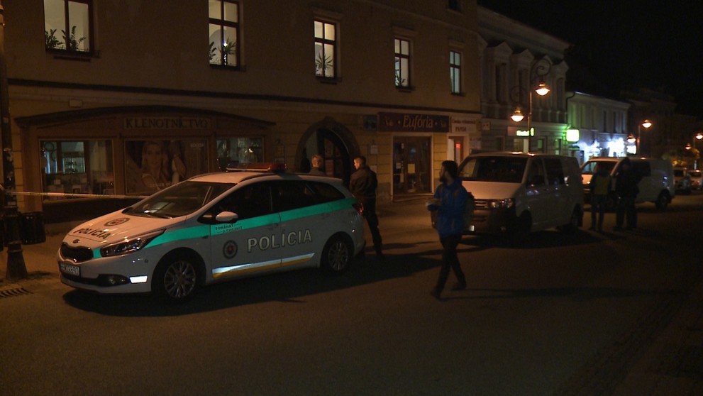 Vykradli zlatníctvo.