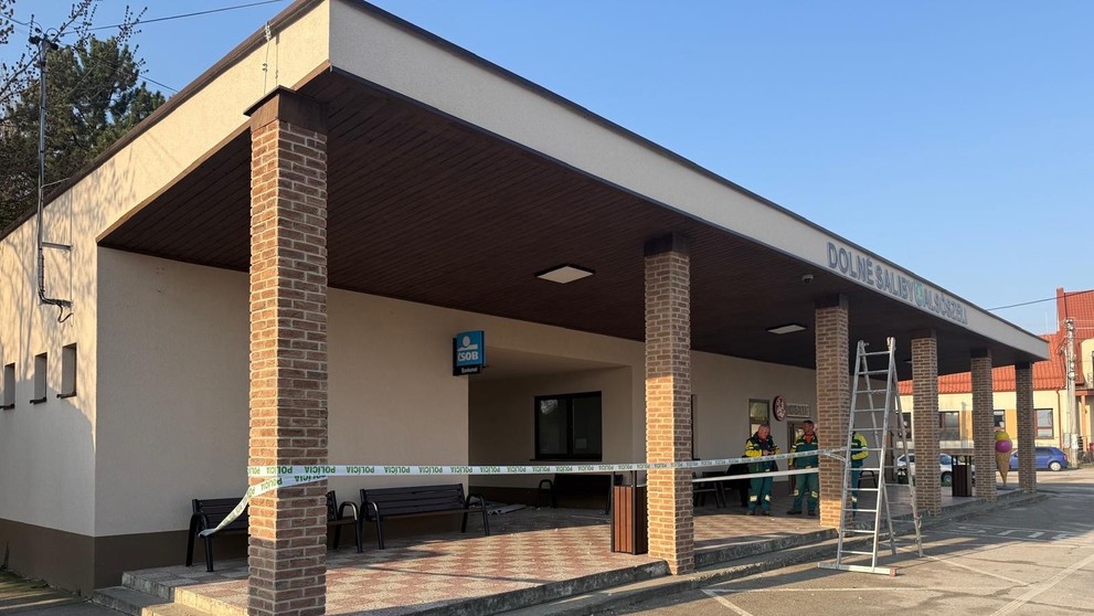 Výbuch bankomatu v Dolných Salibách.