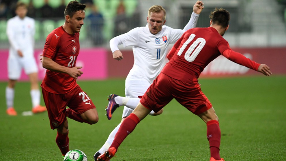 Tomáš Brigant (uprostred) a dvojica Čechov Daniel Holzer (vľavo) a Michal Trávník.