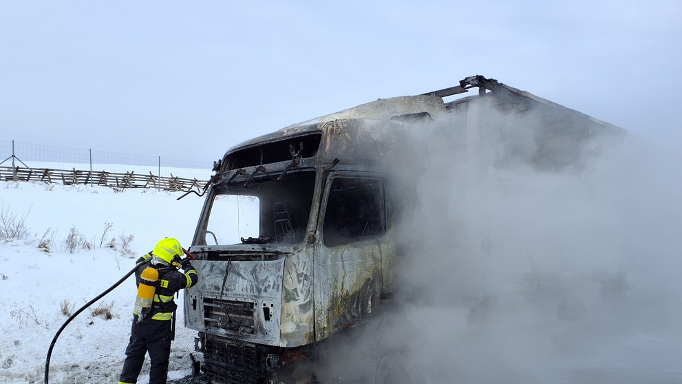 Požiar kamiónu na R4