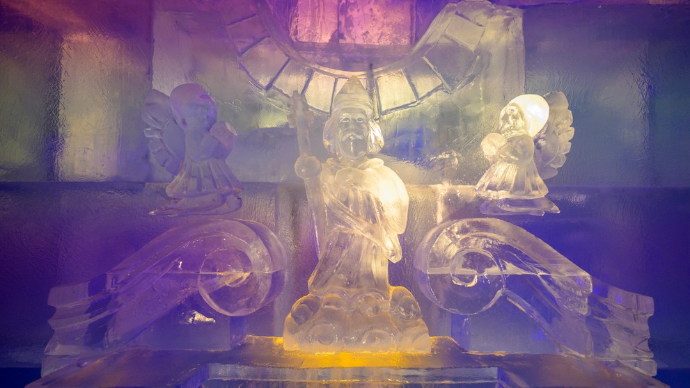 Tatranský ľadový dóm je tento rok venovaný spomienke na pápeža Jána Pavla II.