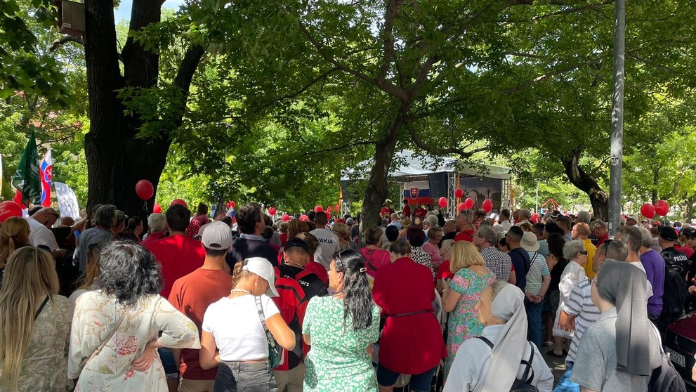 Na Jakubovom námestí v Bratislave sa zišli prívrženci tradičnej rodiny.