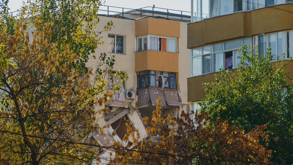 Bytovka v Bukurešti po výbuchu.