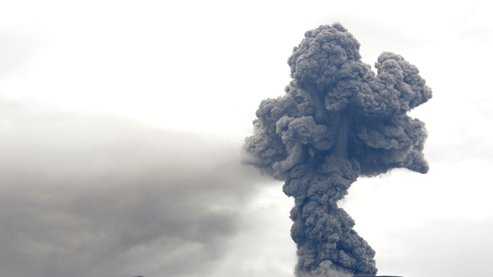 Výbuch sopky na Sumatre.