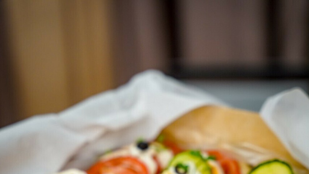 Chlebíčky s lososom a syrom.