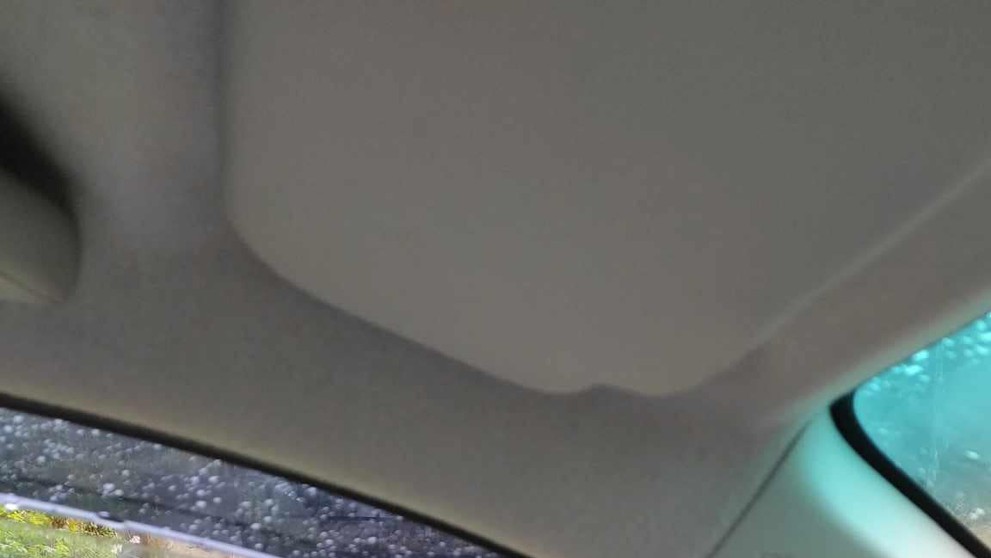 Odpad zo skládky berie dažďová voda.