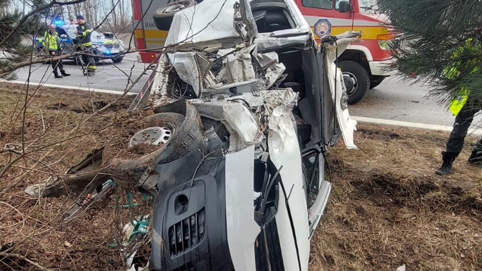 Mikrobus po nehode.