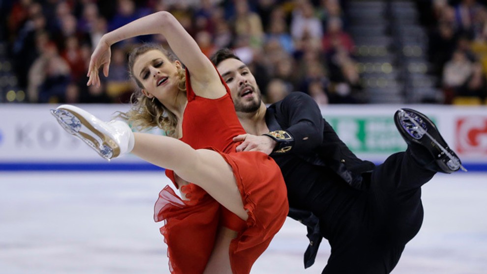 Francúzsky tanečný pár Gabriella Papadakisová a Guillaume Cizeron.