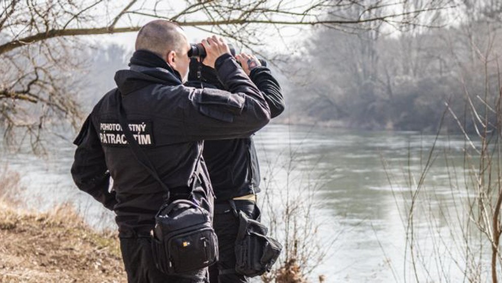 Pohotovostný pátrací tím v zimnom teréne