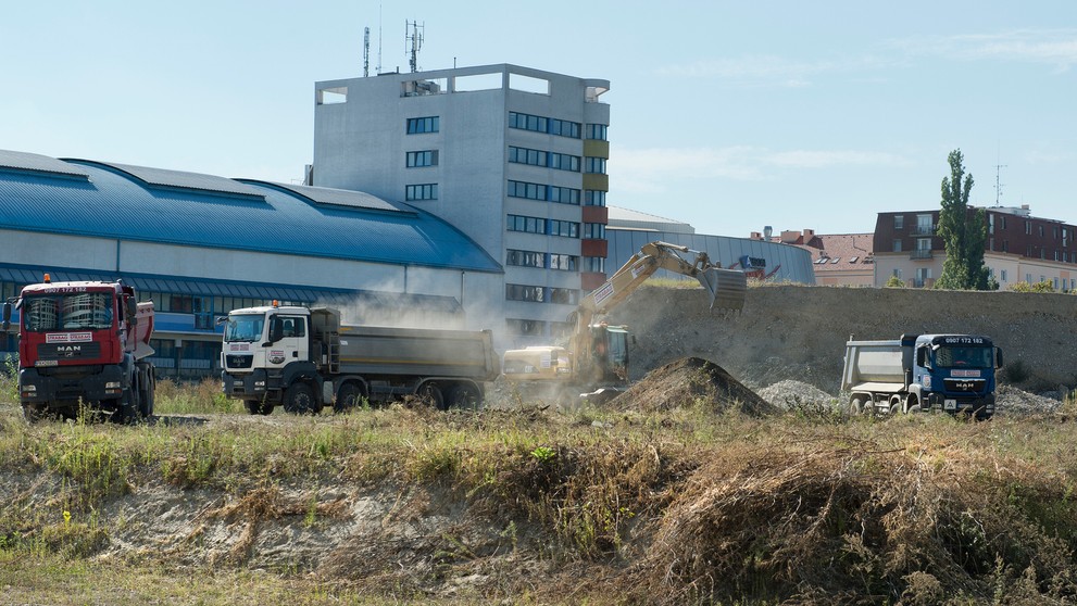 Oficiálný začiatok výstavby Národného futbalového štadiónu v priestoroch bývalého štadióna Tehelné pole.