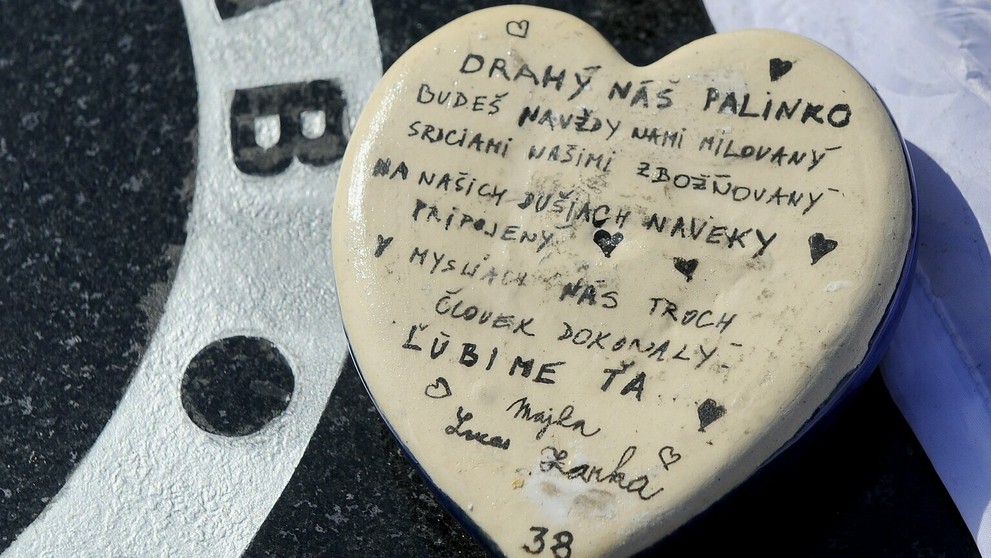 Srdce na pamätníku pri Jaroslavli od manželky venované Pavlovi Demitrovi.