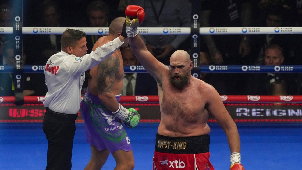 Tyson Fury reaguje po dueli s Oleksandrom Usykom.
