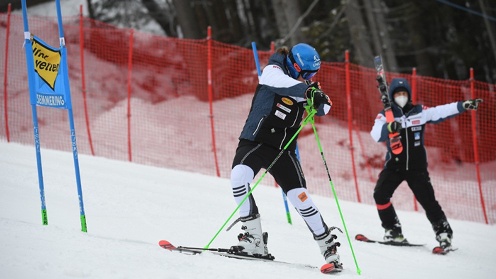 Sedemročný chlapec vošiel do horiaceho domu, aby zachránil svoju sestru