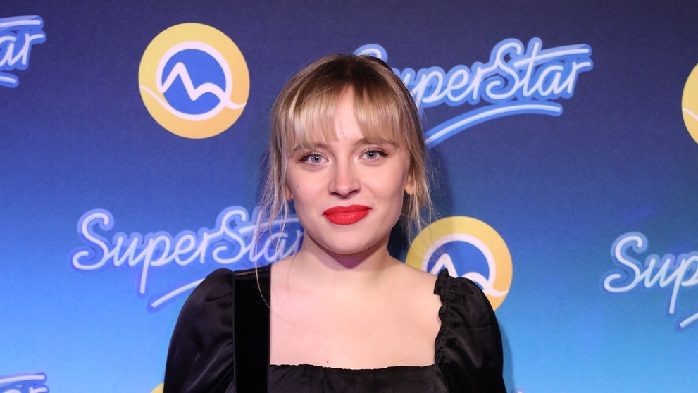 Alpská lyžiarka Jacqueline Wilesová padá v zjazde v Bansku.