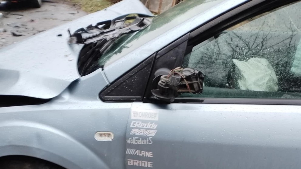 Ráno našli svoje auto zdemolované.