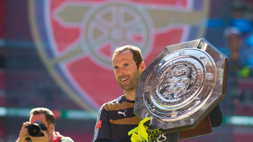 Petr Čech s trofejou 