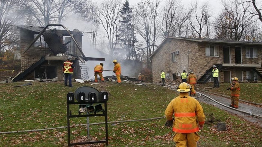 Pri náraze lietadla zomrelo deväť ľudí.