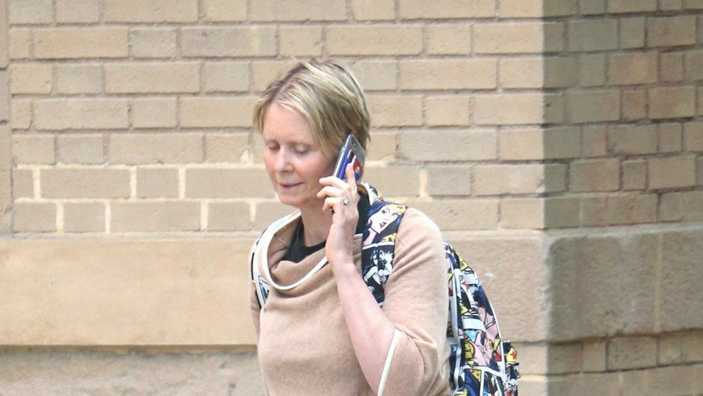 Cynthia Nixon v uliciach New Yorku.