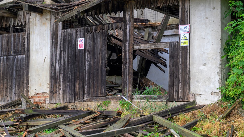 Silný vietor zničil sušiareň liečivých rastlín v Hanušovciach nad Topľou