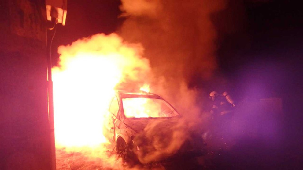 Požiar osobného motorového vozidla na Pažitnej ulici v obci Ohrady.