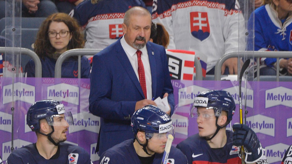 Tréner slovenskej reprezentácie Zdeno Cíger v zápase s Lotyšmi na MS 2017.