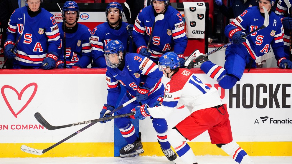 Momentka zo zápasu Česko - USA na MS do 20 rokov v hokeji