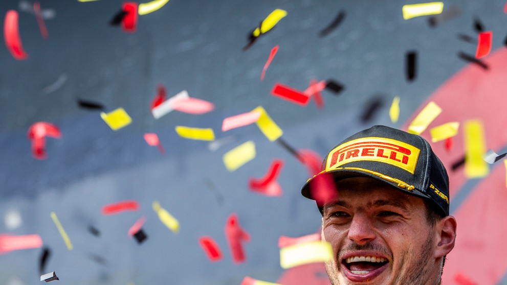 Max Verstappen pokračuje v spanilej jazde.