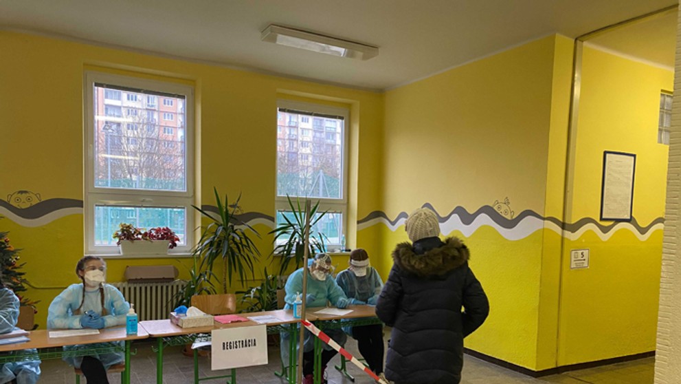 Zatvorená predajna obuvi v obchodnom centre v Košiciach.