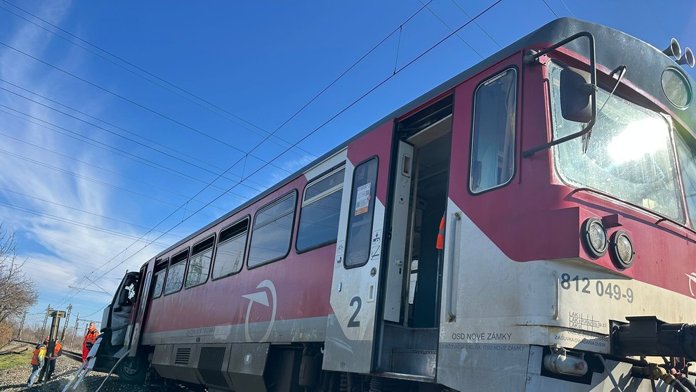 Tragická zrážka vlaku s kamiónom v Nových Zámkoch