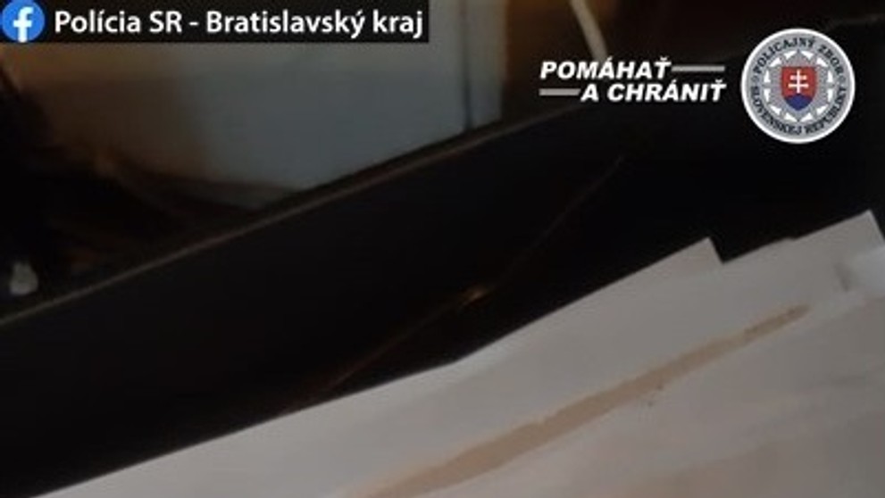 Situácia po povodni v obci Pichne.