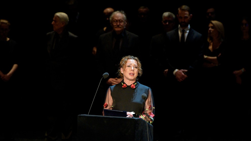 Gabriela Dzuríková na poslednej rozlúčke s Máriou Kráľovičovou