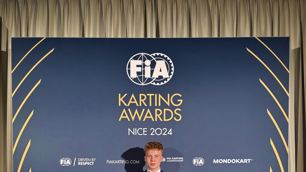 Čoskoro budú musieť doma rozšíriť poličku.