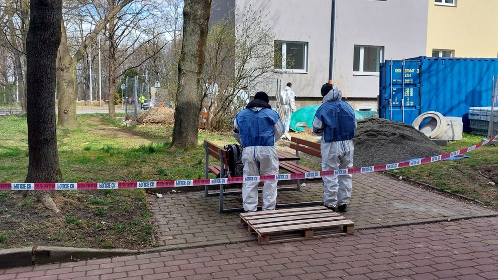 Ohradené miesto v Ostrave, na ktorom vybuchla munícia z 2. svetovej vojny.