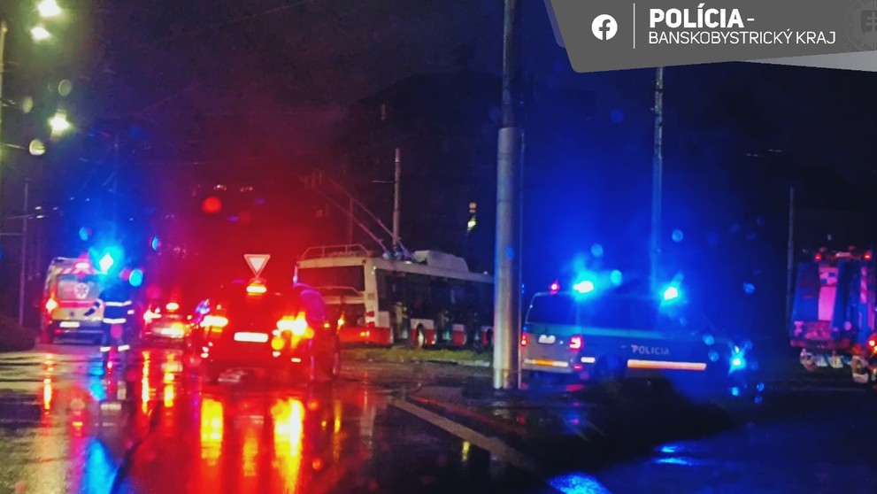 Pri nehode trolejbusu v Banskej Bystrici sa zranilo sedem ľudí