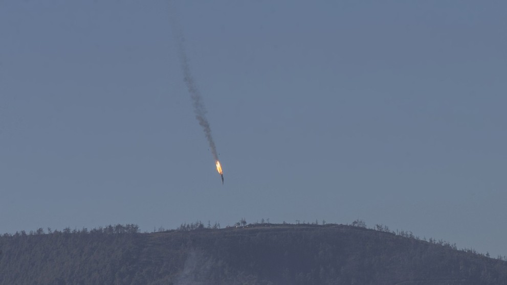 Pád ruskej stíhačky zostrelenej Tureckom.