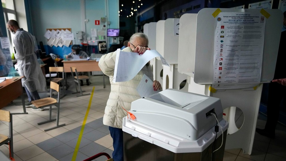 Začali sa voľby v Rusku. Podľa odborníkov však veľké prekvapenia hlasovanie neprinesie