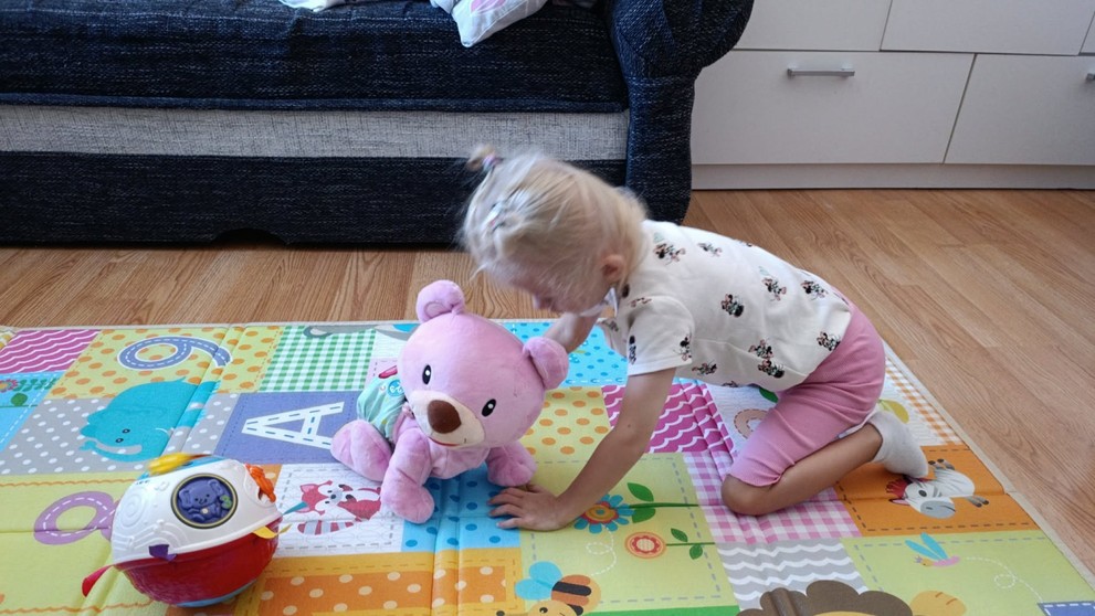 Lucka sa narodila predčasne a odmalička má zdravotné ťažkosti