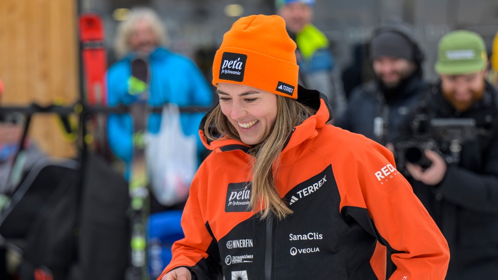 Slovenská lyžiarka Petra Vlhová počas tlačovej konferencie rok pred štartom ZOH.