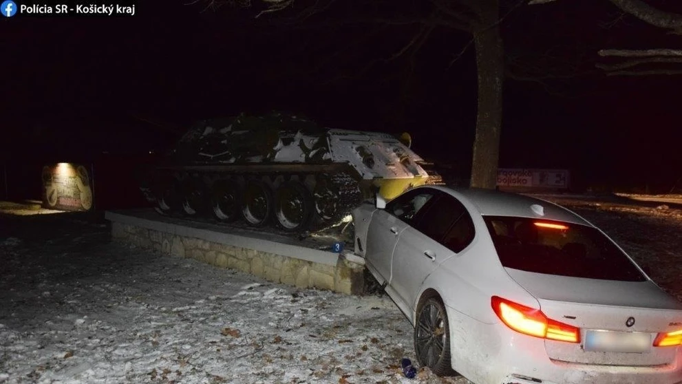BMW a tank.
