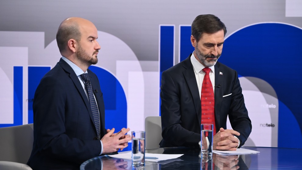 Hosťami relácie Na telo boli Juraj Blanár (Smer-SD) a Martin Dubéci (PS)